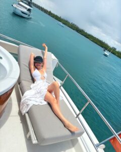 Actress Thalía HD Instagram Photos and Wallpapers August 2024
