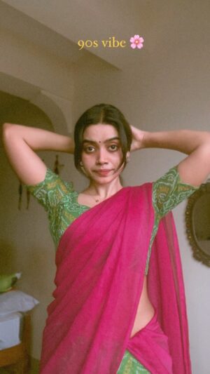 Tharshika Instagram - 90s 🌸🫶🏻

#90svintage #tharsika #tamilcinema #tamilactress #tamilponnu