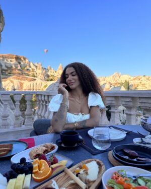 Thauny Raquel Instagram - Good morning 🇧🇷 
Good night 🇹🇷 
#capadocia