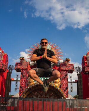 The Prophet Instagram - 𝗔𝗥𝗢𝗨𝗡𝗗 𝗧𝗛𝗘 𝗪𝗢𝗥𝗟𝗗 🧘🏽‍♂️🌎 WHICH ONE IS YOUR FAV? 🇭🇰🇳🇱🇯🇵🇦🇺🇹🇭