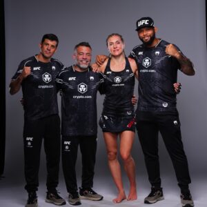 Thiago Santos Instagram - We did it, even with all the crazy things that happened behind the scene. I just wanna say thank God, thank coaches, training partners @americantopteam and everyone who helped and supported us. We are blessed. 
.
🇧🇷Nós conseguimos, mesmo com todas as loucuras que aconteceram nos bastidores. Eu só quero dizer obrigado a Deus, obrigado aos treinadores, parceiros de treino @americantopteam e todos que nos ajudaram e apoiaram. Somos abençoados.