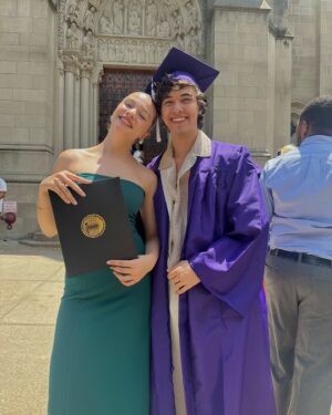 Thiago Vernal Instagram - Se logró 💜🎓 de los días más felices de mi vida con mis personas favoritas 💘