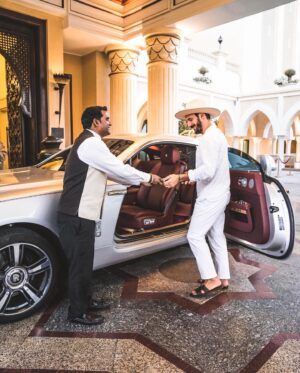 Thibaut Morgado Da Costa Instagram - Thank u @shangrilaabudhabi see you next time ✌🏼
.
.
.
#uae #dubai #abudhabi #emirates #shangrila #shangrilaabudhabi #hotel #valet #weekend #sunset #sunday #holidays #love #holidays #car #rollroyce #rollsroyce #white