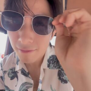 Thomas Chang Instagram - Missing Phuket 🇹🇭
整理照片的時候發現
原來笑容是有能量的
竟然被自己的笑療癒了🥺🥺
看來最近壓力真的太大
要好好調整自己才行👽 #throwback