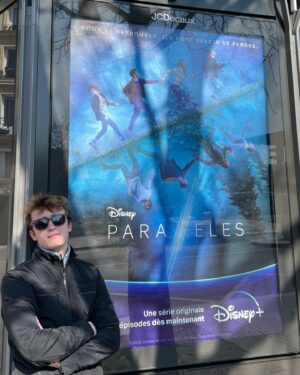 Thomas Chomel Instagram - Paralleles disponible sur disney   🌀 #branchezvous