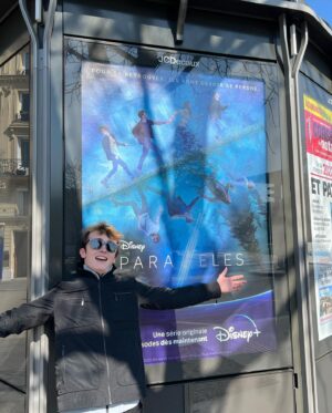 Thomas Chomel Instagram - Paralleles disponible sur disney   🌀 #branchezvous