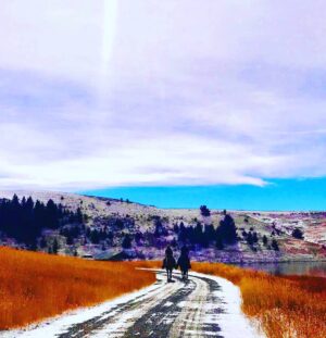 Thomas Jane Instagram - That's a wrap on #thelastsonofisaaclemay 

Fantastic shoot and as @wearerenegades ride off into the sunset 

...untill the next time. 

@niktizekker @imheathergraham @wearerenegades @timmontana @hiramamurray @vanriperarchives @vmiworldwide @machinegunkelly @courtneylaurenpenn @hiramamurray @schultzwrangling @nickschultz281 @dannybohnen @scottybohnen 

#letsride 
#wewillfindyou 
#thomasjane 
#courtneylaurenpenn 
#vmiworldwide 
#setlife 
#behindthescenes 
#wrap 
#montana