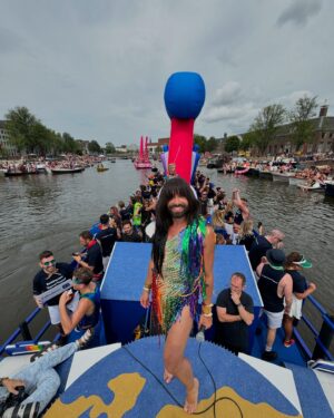 Thomas Neuwirth Instagram - Happy Pride 🫰🏻@prideamsterdam @bookingcom #TravelProud 🌈