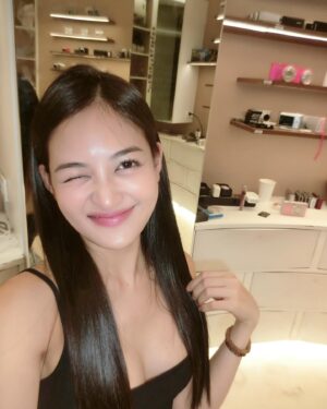 Thùy Anh Instagram - A rainy day 🌧️