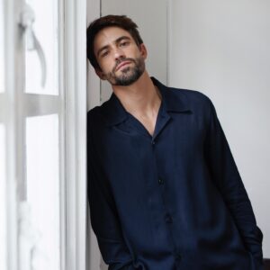 Tiago Correa Instagram - Que bella entrevista para @hola_mx 
Busca la revista y coméntenos que les pareció.

Que maravilloso ciclo que vivi con #mauronicolitti en @elamornotienerecetaof y la tremenda producción de @produccion_osorio 

#holamx 
@indigotalent.mx 
@ac_managementcl