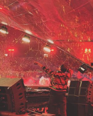 Tiësto Instagram - 20 years of Tomorrowland and last night was my favorite ❤️🙏🏻🦋