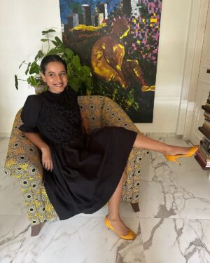 Tillotama Shome Instagram - Most excited about this kitenge fabric I got from Kenya. The colours make me happy and remind me of all that we saw in the expansive Savannah.
This sofa will be my magic dream carpet:-)
Wearing @_kinchecom 
HMU @themakeupwaley 
@asiya.ansari
#promotions #TribhuvanMishraCATopperOnNetflix