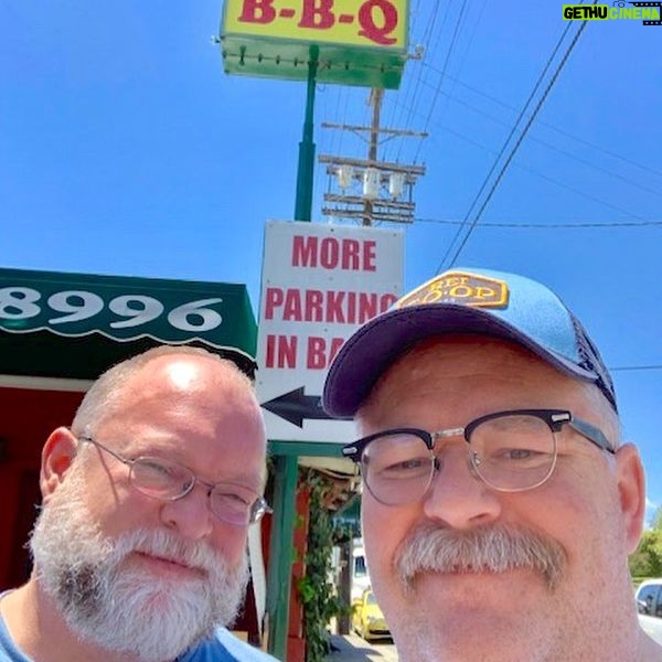 Tim Hooper - 2.1K Likes - Got to visit with my friend @thefidget for some of my favorite #texasbbq at @swingingdoorbbq #bbq #happybear