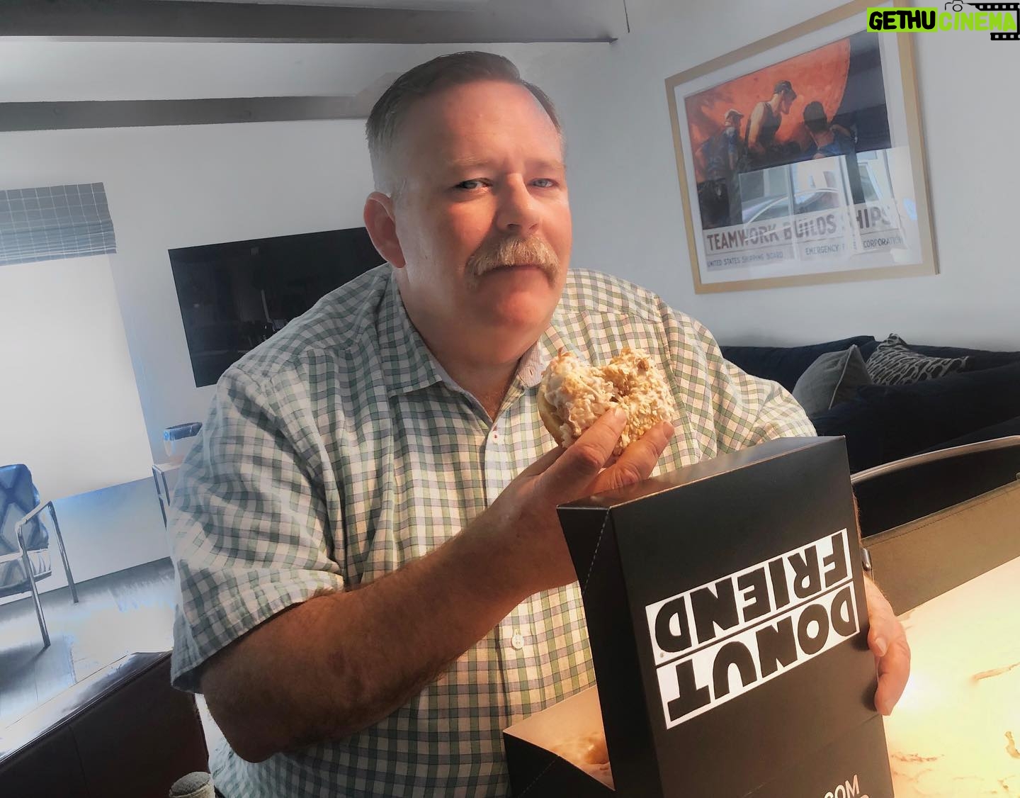 Tim Hooper - 2K Likes - This 🥥 donut from @donutfriend might just be the best 🍩 I’ve ever had. #coconutdonut #vegandonuts #chubbybear #fatty