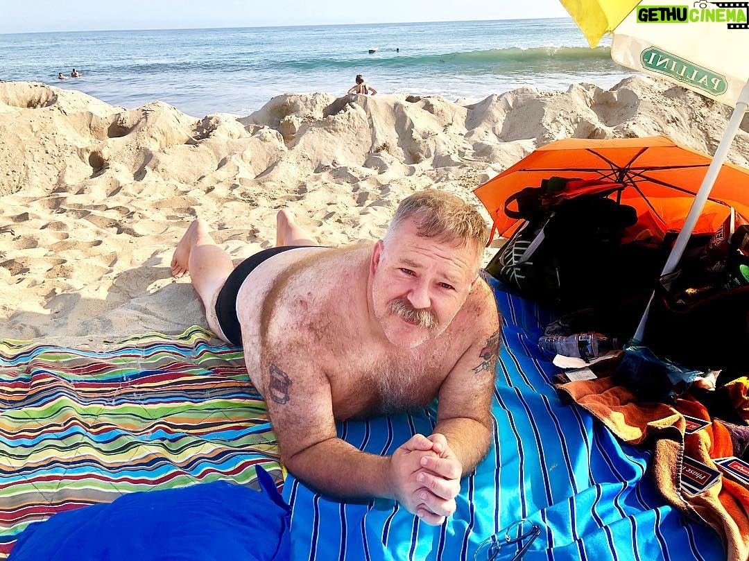 Tim Hooper - 2.9K Likes - Escaped the heat with a day at the beach with the gang, should really get out there more often. My hair’s all messed up cause I just woke up from a nap. 🏖 😴 #la #heatwave #actorslife