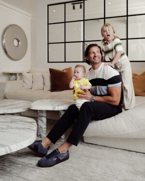 Tim Robards Instagram - Its hard to put into words the love a Dad can have for his daughters… I never pictured myself a girl dad, but now I couldn’t think of being anything else 🥰 … 
Loved capturing these moments with @BOSS 
#BeYourOwnBoss
@ryancullen 📷
Styled @elliotgarnaut
@nacmediagroup