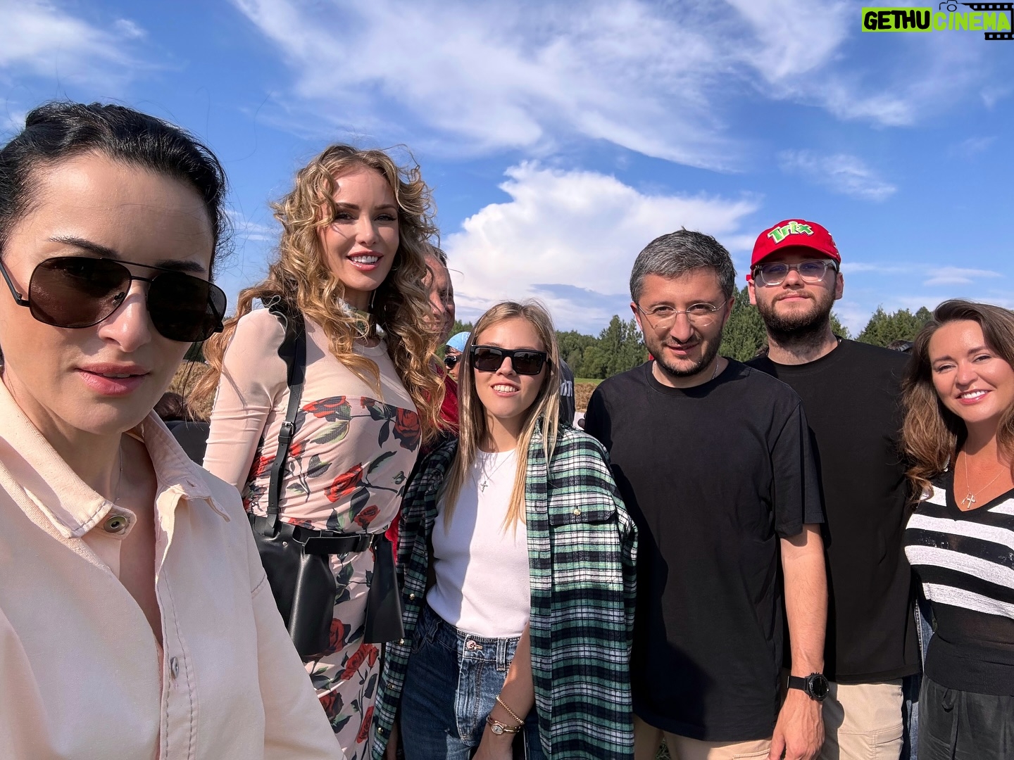Tina Kandelaki - 3 Likes - ДовеŃŃŠøŠ»Šø ŃŠµŠ³Š¾Š“Š½Ń Š²ŃŠ»Š°Š·ŠŗŃ на ŃŃŠµŠ¼ŠŗŠø нового ŃŠ¾Ń. ŠŃе оГин Š½Š°Ń ŠæŃŠ¾ŠµŠŗŃ вŃŃ
Š¾Š“ŠøŃ Š½Š° Š¼ŠµŠ¶Š“ŃŠ½Š°ŃŠ¾Š“Š½ŃŠ¹ ŃŃŠ¾Š²ŠµŠ½Ń, Š“ŃŃŠ·ŃŃ!
ŠŠµŃŠ¾ŃŠ¼Šø ŃŃŠµŃŃŠµŠ³Š¾ ŃŠµŠ·Š¾Š½Š° ŃŠ¾Ń Ā«ŠŃзов» ŃŃŠ°Š½ŃŃ ŃŃŠ°ŃŃŠ½ŠøŠŗŠø ŠøŠ· ŠŠøŃаŃ. Š Šŗ веГŃŃŠøŠ¼ ŠŠ¼ŠøŃŃŠøŃ ŠŃŠ±ŠµŃŠ½ŠøŠµŠ²Ń Šø ŠŠ°ŃŠ°Š»ŃŠµ ŠŠ¾ŠæŠ¾Š²Š¾Š¹ ŠæŃŠøŃоеГиниŃŃŃ Š½Š¾Š²Š°Ń Š·Š²ŠµŠ·Š“Š° @tnt_online ā Š¾Š±Š²Š¾ŃŠ¾Š¶ŠøŃŠµŠ»ŃŠ½Š°Ń ŠŗŠøŃŠ°Ńнка Š¤ŃŠ¹Ń ЦзоŃ.
ŠØŠøŠŗŠ°ŃŠ½Ńе ŃŃŠµŠ¼ŠŗŠø в ŠŠ°Ńелии Šø ŠŠ°Š³ŠµŃŃŠ°Š½Šµ ŃŠ¶Šµ Š±ŃŠ»Šø, а ŃŠµŠæŠµŃŃ Š²Š°Ń Š¶Š“ŠµŃ Š¾ŃŠ°ŃŠ¾Š²Š°ŃŠµŠ»ŃŠ½Š°Ń Š²Š¾Š»Š¾Š³Š¾Š“ŃŠŗŠ°Ń землŃ. ŠŠ¾ŃŠµŠ¼Ń ŠøŠ¼ŠµŠ½Š½Š¾ ŠŠ¾Š»Š¾Š³Š¾Š“ŃŠøŠ½Š°? ŠŠ¾ŃŠ¾Š¼Ń ŃŃŠ¾ в XVI-XIX векаŃ
зГеŃŃ ŠæŃŠ¾Ń
оГил ŠŠµŠ»ŠøŠŗŠøŠ¹ ŃŠ°Š¹Š½Ńй ŠæŃŃŃ ŠøŠ· ŠŠ·ŠøŠø в ŠŠ²ŃопŃ.
Рновом ŃŠµŠ·Š¾Š½Šµ ŃŃŠ°ŃŃŠ½ŠøŠŗŠø ŠøŠ· РоŃŃŠøŠø Šø ŠŠøŃŠ°Ń ŠæŃŠ¾Š¹Š“ŃŃ ŠøŃŠæŃŃŠ°Š½ŠøŃ в ŠæŠ°ŃŠ°Ń
, но ŠŗŃоме ŃŃŠøŃ
ŃŃŃŠ“ноŃŃŠµŠ¹ Š³Š»Š°Š²Š½ŃŠ¼Šø Š“Š»Ń Š½ŠøŃ
ŃŃŠ°Š½ŃŃ ŃŃŃŠ“ноŃŃŠø ŠæŠµŃŠµŠ²Š¾Š“а. Š Š½Š°ŃŠµŠ¼ ŃŠ¾Ń ŠæŃŠøŠ³Š¾Ńовление Š²Š¾Š»Š¾Š³Š¾Š“ŃŠŗŠ¾Š³Š¾ Š¼Š°ŃŠ»Š° Šø езГа на «копейке» ŃŠ¼ŠµŃаеŃŃŃ Ń ŠŗŃŠ½Š³-ŃŃ Šø ŠŗŠøŃŠ°Š¹Ńкими ŠæŠ¾ŃŠ»Š¾Š²ŠøŃами. Такое погŃŃŠ¶ŠµŠ½ŠøŠµ Ń Š³Š¾Š»Š¾Š²Š¾Š¹ ā Š»ŃŃŃŠøŠ¹ ŃŠæŠ¾ŃŠ¾Š± ŠŗŃŠ»ŃŃŃŃŠ½Š¾Š³Š¾ обмена Š“Š»Ń ŃŃŠ°ŃŃŠ½ŠøŠŗŠ¾Š², ŠŗŠ¾ŃŠ¾ŃŃŠµ Гаже не знаŃŃ ŃŠ·Ńков Š“ŃŃŠ³ Š“ŃŃŠ³Š°.
ŠŃо ŃŠ¾ŃŠøŠ°Š»ŃŠ½Ńй Šø лингвиŃŃŠøŃŠµŃŠŗŠøŠ¹ ŃŠŗŃŠæŠµŃŠøŠ¼ŠµŠ½Ń, ŠŗŠ¾ŃŠ¾ŃŃŠ¹ покажеŃ, Š½Š°ŃŠŗŠ¾Š»Ńко поŃ
ожи ŠŗŃŠ»ŃŃŃŃŃ Š Š¾ŃŃŠøŠø Šø ŠŠøŃаŃ.
ŠŠ“ŠµŃŠµ Š½Š¾Š²ŃŠ¹ ŃŠµŠ·Š¾Š½?