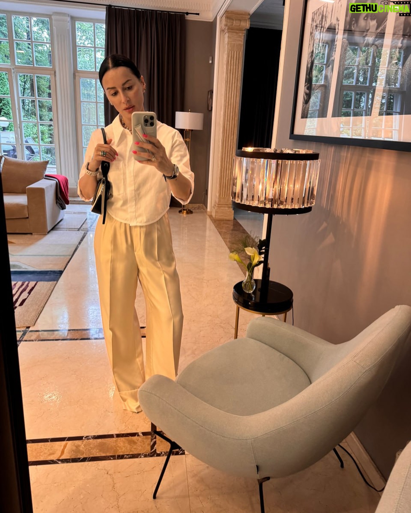Tina Kandelaki - 3 Likes - Š”Š¾Š²ŃŠµŠ¼ без ŠŗŃаŃного Šø ŃŠµŃного не Š¼Š¾Š³Ńš
ŠŠ¾Š³Š“а ŃŠ²ŠµŃа ŠøŠ“ŃŃ, не Š²ŠøŠ¶Ń ŃŠ¼ŃŃŠ»Š° Š·Š°ŠæŃŠµŃаŃŃ ŃŠµŠ±Šµ ŠøŃ
Š½Š¾ŃŠøŃŃ, Гаже Š½ŠµŃмоŃŃŃ Š½Š° ŃŃŠµŠ½Š“Š¾Š²ŃŠµ Š²ŠµŃŠ½ŠøŃ. Š”ŃŠøŠ»Ń не ŃŠ°Š²Š½Š¾ ŃŃŠµŠ½Š“Ń.
ŠŠ°ŠŗŠ¾Š¹ Š»ŃŠŗ на ŃŃŠ¾Š¹ неГеле ŠæŠ¾Š±ŠµŠ¶Š“Š°ŠµŃ Š² #ŠŠøŃваŠŃков?