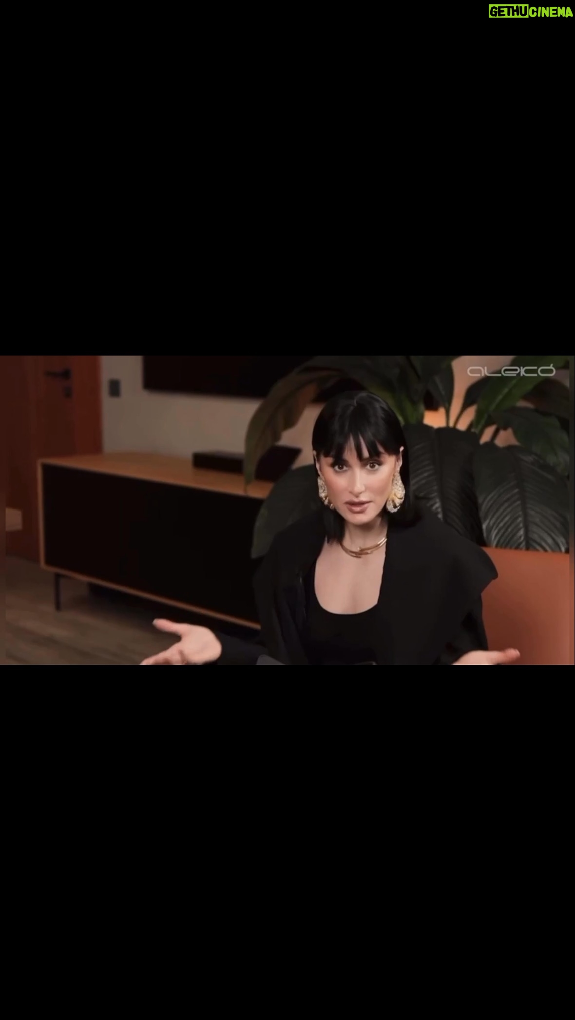 Tina Kandelaki - 3 Likes - А на небе только и разговоров, что про @tnt_online
Уже посчитали, сколько раз я упомянула самый лучший канал? А что делать, если всей душой любишь❤️