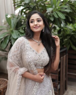 Tina Philip Instagram - My look from ‘the wedding’ now which wedding you can decide 😃
.

Outfit: @bawreefashions 
Clicked by: @memoriaproduction 
Jewellery: @jazzy_the_rentals 
Hair and makeup: @nandanisandha_ 
Location: @truetrammtrunk