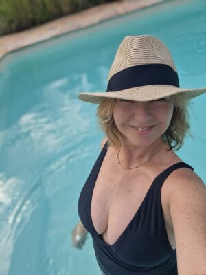 Tina Ruland Instagram - Schnell mal ne Runde schwimmen!
Wünsche Euch einen wunderschönen guten Morgen und einen tollen Start ins Wochenende. Was steht bei Euch an?
.
#schauspielerin #schauspieler #hauptstadt #berlin #hauptstadtliebe #hauptstadtliebe #hauptstadtliebe #berlin #hauptstadtliebe #hauptstadtleben #reisende #traveller #travelblogger #reisenmachtglücklich #poolparty