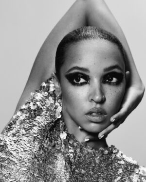 Tinashe Instagram - Cover girl for @thecut 🖤

Photography by @noua_unu

Styling by @jessswill

Digital Tech: @danielbray

Photo Assistants: @domellisstudio and Luis Jaramillo

Styling Assistants: @antoninathestylist,@brandonmichaelg and @stephaniemastro_

Market Editor: @vivianchuangstudio

Tailor: Susie Kourinian 

Hair: @hairbytaku

Makeup:@mjr_makeup

Manicure: @nailsbyemikudo

Set Design:@itsmyjello

Production: @hinokigroup

The Cut, Editor-in-Chief: @lrpeoples

The Cut, Photo Director: @nono_elle_

The Cut, Photo Editors: @_maridelis and @sarahwagnermiller

 Special thanks to @theledecompany