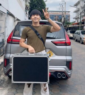 Tinwiphat Khueankaew Instagram - พร้อมลุย สู้วุ้ยยยย อาร์ตติณณ์ 🤍🩷 THE AT

#ARTTIN #อาร์ตติณณ์ #บ้านอาร์ตติณณ์ #THEAT