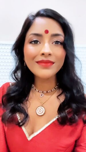 Tiya Sircar Instagram - Happy Diwali!! 🪔✨ 

On this particular Festival of Lights which celebrates the triumph of light over dark and good over evil, to those who need it most right now, I wish peace be upon you.❣️