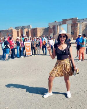 Tiya Sircar Instagram - TFW you’re exploring the absolutely incredible ruins of Pompeii— a lifelong dream TBH — and get super pumped to see a big group of fellow Texans (Longhorns at that!!), instantly & excitedly throw up a Hook ‘Em 🤘🏽, and then immediately reconsider bc…who else would do something like this? In a place like that? It’s us. It’s Texans. The pride we feel, welp, we take it everywhere. 😆🤪

A story in 4 slides. 😂 

#TexasForever #HookEmHorns #LonghornLove #Pompeii #Italy