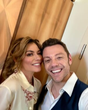 Tiziano Ferro Instagram - Quanta bella gente, quanti amici che non vedevo da (troppo) tempo, quanto amore.
Andrea, grazie per l’invito.
Ho riso, ho pianto…ho riso!
Immensamente grato.
🎼
Beautiful people and amazing friends I hadn’t seen in a long (too long!!!) time!
So much love!
Thank you for inviting me, Andrea.
I laughed, I cried…I laughed!
Forever grateful!
🎼
Gente Maravillosa y amigos increíbles que no veía desde hace (demasiado!) tiempo!
¡Cuanto amor!
Andrea, gracias por la invitación.
He reído, he llorado…he reído!
Infinitamente agradecido

@elisatoffoli
@moranatias
@laurapausini
@teddysphotos
@giorgiaofficial
@shaniatwain
@zuccherosugar
@ramazzotti_eros
@andreabocelliofficial
#bocelli30 #photodump