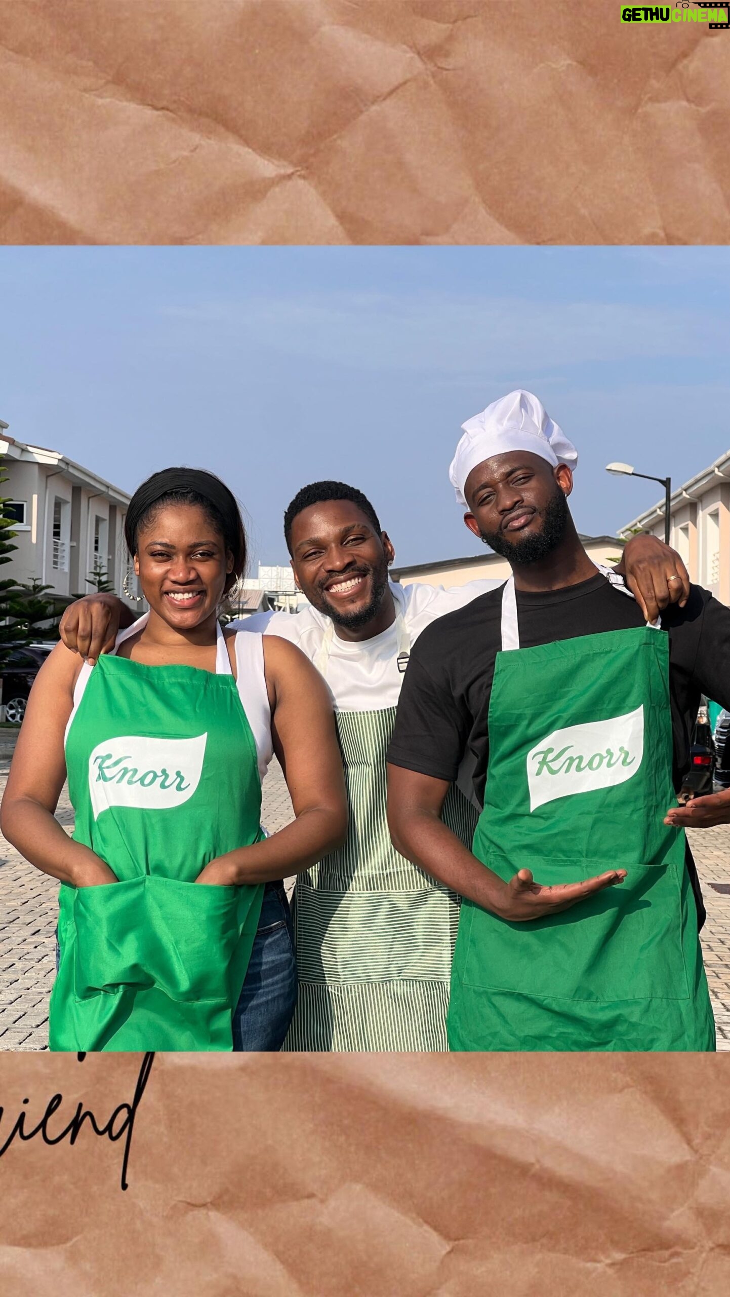 Tobi Bakre - 74.9K Likes - Please Epp use settle this flight. Who is the smartest?!!!!
See how sweet food threaten our bonds o