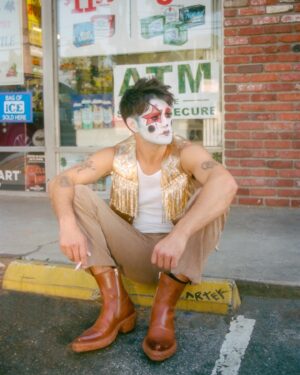 Todd Smith Instagram - @todderic clown at the super bad liquor store ⭐️
Makeup: @downtoclownmakeup
Producer: @polderexpress
Videographer: @bysammismith
Stylist: @brandenruiz
Styling Details:
Vest: @kelsey.randall
Pants: @gucci
Shoes: @camperlab