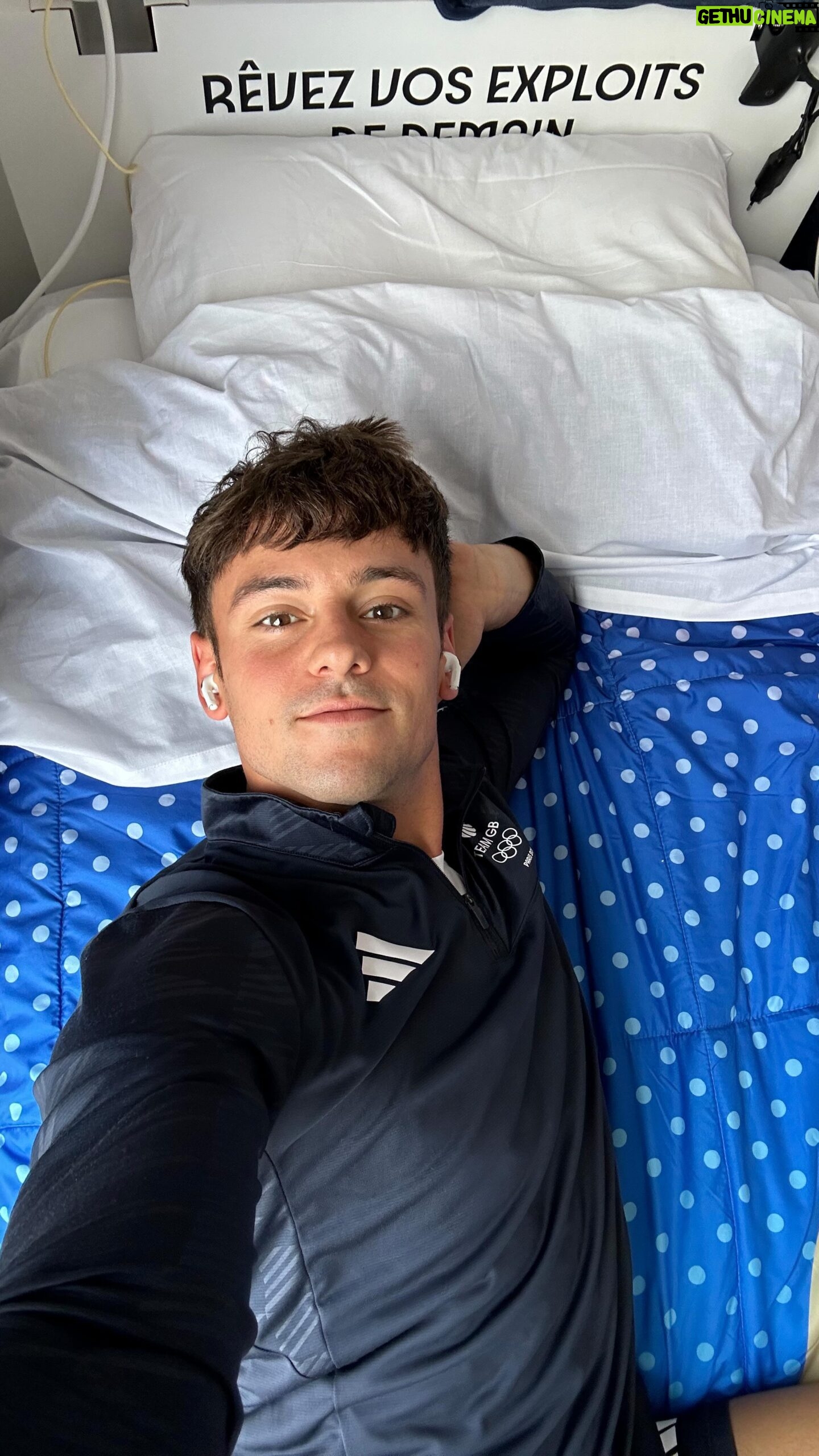 Tom Daley - 456.9K Likes - OLYMPIC VILLAGE CARDBOARD BEDS! 🛏️🇫🇷😴
•
•
There is always a lot of talk about the beds in the Olympic Village, so here is what they look like! #Paris2024 #Olympics