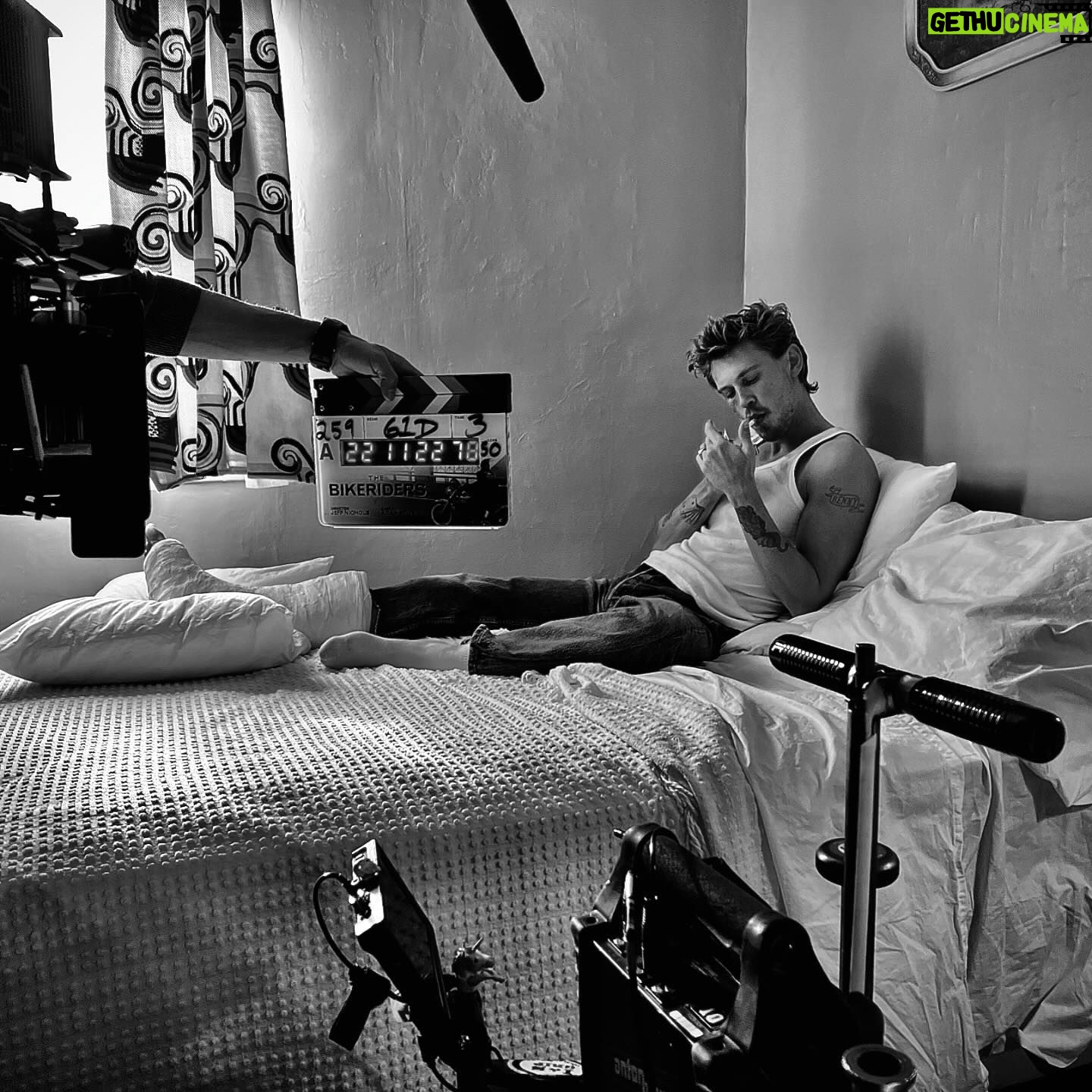 Tom Hardy - 429.1K Likes - @bikeridersfilm