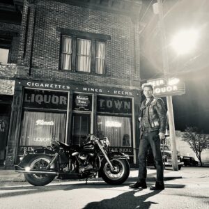 Tom Hardy Instagram - @bikeridersfilm