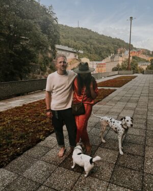 Tomáš Klus Instagram - Těšíme se dnes na Vás, Vary 🧡
@spahotelthermal