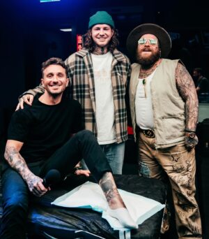 Tommy Little Instagram - Teddy Swims is a fucking legend. Thanks for my mini teddy tatt @teddyswims 🙌🏻 And thanks for the gear/guidance and fan boying with me @bensmithtattoo @ronnycoldcuttstattoo @umbratattoo ❤️❤️❤️ @carrietommyshow (📸 @ronnycoldcuttstattoo)
