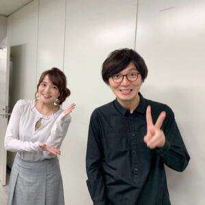 Tomomi Kuno Instagram - 🙌🏻🚇✨.
ツイッターやブログ、ラジオなどでは
お知らせをさせて頂いておりますが
今月12日(金)、なんと！
4冊目となる我がコ…もとい書籍が
株式会社 #カンゼン さんから
発売となりました！！🚃📖

今回は、もともと地下鉄をテーマに
1冊つくりたい！という企画案が
出ておりまして
まずは東京メトロさんへ、と
ご挨拶に伺ったところ
メトロさんの方から
「せっかくなら全面協力しますので
　うちだけでやらせてください！」と
おっしゃっていただき
多大なるご協力を賜りました🚇✨

コロナ禍で、取材もどうなるかと
なかなか厳しい中ではあったのですが
5月の緊急事態宣言明けから
車両基地全制覇からスタート！！

今回の作品は、東京メトロさんのご厚意で
〝全容が見えにくい〟地下鉄だからこその
できる限り多くの現場へ！という
多くのリクエストを
ほぼ全部叶えていただきました！

のべ、50名以上のメトロスタッフさんに
お話を伺っているので
ひとの顔が見えるこれまでにない
書籍になっていることと存じます。

その中には、かつてタモリ電車クラブで
南田チーフと相互乗り入れしていた
〝マネージャーさんから
　東京メトロにお乗り換え〟した
かの有名な東出さんもいらっしゃいます！！

おなじみ芸能界でご活躍のゲストの皆さんには
#土屋礼央 さん、#能町みね子 さん、
#スーパーベルズ #野月貴弘 さんと
毎度のことながら超豪華😳🌸

礼央さんには、#カメパ で
次の作品に出ていただきたいと
リクエストしたところ
本当にご快諾いただき、
かわいい鉄道では帯をお願いし、
今回の作品では企業努力鉄さんとして
企業戦士なスジ屋さんに
一緒にインタビューをしていただきました！

おなじみ人生路線図は、
東京メトロさんでよく使っている
駅を自分の人生と重ね合わせて
もらうという荒技に！？

こちらも、タモリ倶楽部にも
#もじ鉄 さんとしてご出演の
#石川祐基 さんに
今回もお世話になりました！(●'ᴗ'σ)σணღ*🌸

編集は、安定の優しさ200パーセント
滝川さん！
ライターさんには、1冊目の書籍
#鉄道とファン大研究読本 を
刊行するご縁をくださった
キンさんをはじめとした
お馴染みの皆さま🥰🚃🌸

17000系の甲種輸送に
密着させていただいたり、
回送列車に乗せていただいたり、
研修センターに潜入した模様など
載せきれないほどの取材を
それはもう驚くほど
日々たくさんさせていただきました！

今回も、監修は南田チーフにお願いし
時に喧嘩しながら
いいものをつくりました。笑

妥協は一切しない、
手抜きは伝わるから。

いろんなこだわりを尊重してくださった
書籍制作チームの
皆々様には心から感謝です🥰

既に #書泉グランデ さんの
サイン本は追加みたい😭✨

ひとりでも多くの方の
お手に渡りますとしあわせです。

4冊目の我がコも、
どうぞよろしくお願いいたします(*´꒳`*)

#東京メトロとファン大研究読本
#久野知美 著 #南田裕介 監修

————————————————————————
★ただいま出演中！★
タモリ電車クラブ🚂／BSフジ「鉄道伝説」
テレ東「なないろ日和！」「よじごじDays」

🚃BS日テレ「友近・礼二の #妄想トレイン」
毎週月曜 21:00〜

 🚃NHKラジオ第1「鉄旅・音旅出発進行！」
毎週金曜 20:05〜 #てつおと

🚃NACK5「スギテツのGNRR」
毎週日曜 朝 6:00〜

#東京メトロとファン大研究読本
Amazonはコチラ(*´꒳`*)🌸
https://www.amazon.co.jp/dp/486255587X

#鉄道とファン大研究読本
#女子鉄アナウンサー久野知美のかわいい鉄道
#京急とファン大研究読本(カンゼン)もよろしくね🥰
————————————————————————