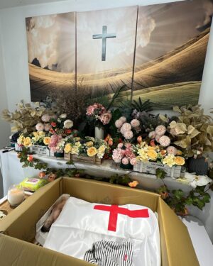 Tong Wang Instagram - 我們的酷奇寶貝～
謝謝你到我們家陪伴我們19年
健康、脾氣好、愛吃、乖巧⋯
很多人都說 你看不出來已經19歲了
謝謝爸爸媽媽把你照顧得這麼好❤️
你很棒喔👍🏻我們會永遠愛你、記著你
吳家的唯一兒子耶😍😍😍
（原本我都沒有什麼哭⋯此時此刻大哭是怎樣啦）
我們會記著你那短短又大大軟軟的腿
水汪汪看到食物和我們就發亮的眼睛
酷奇寶貝，你自由了❤️
你現在已經好得無比❤️
自由快樂的奔跑喔⋯⋯

愛永存。

2005.7.23-2024.8.2