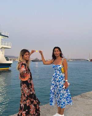 Tonia Sotiropoulou Instagram - Summer lately 🌞🌊🌅

#summer #friends #sea #july #makingmemories #serenity