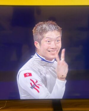 Tony Hung Instagram - 今日全香港都呢個手勢。#雙金 #張家朗