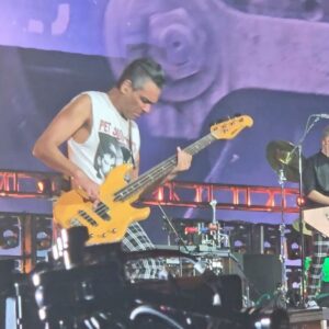 Tony Kanal Instagram - Bass Appreciation Post 🎸💜

This is my first bass, my Yamaha BB1600. I got it in 1987. Gwen’s Dad worked for Yamaha at the time and was able to get me an employee discount. I borrowed $300 from my Dad and bought this beauty. 

I’ve played this bass on tons of recordings and we have traveled the world together. Yamaha has kindly made me many custom basses over the past 30 years and pretty much all of them have been patterned after this original one.

First video at Coachella 2024: @tonycaciolo 
Second video at Fender’s Ballroom, Long Beach 1987: @monkeyes_
