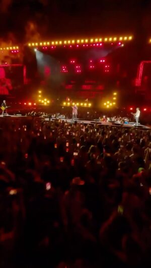 Tony Kanal Instagram - Seriously this drone footage is 🔥

Kudos to 🎥 @transition_ninja for some serious skills 

@nodoubt @coachella April 20, 2024
