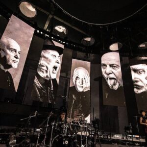 Tony Levin Instagram - Palm Springs show a few days ago:

https://tonylevin.com/road-diaries/peter-gabriel-io-tour-us-canada/palm-springs-show
