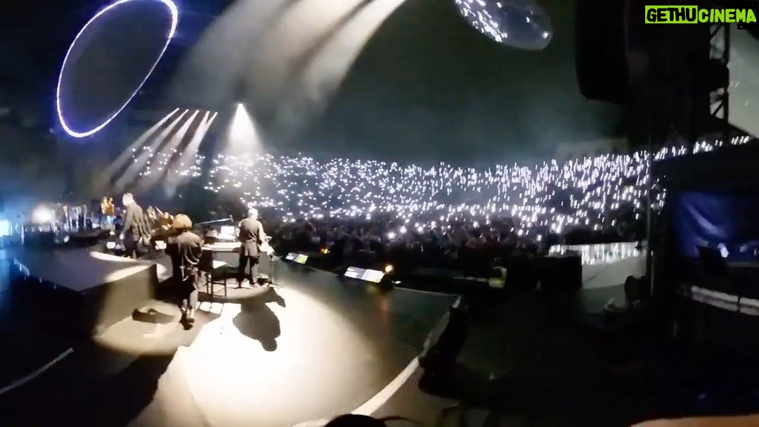 Tony Levin - 4.5K Likes - A 360 shot of us getting on stage in Verona, Italy. Shot with my Ricoh Theta Z1 360 degree camera.
Thank you for the warm welcome! #petergabriel
