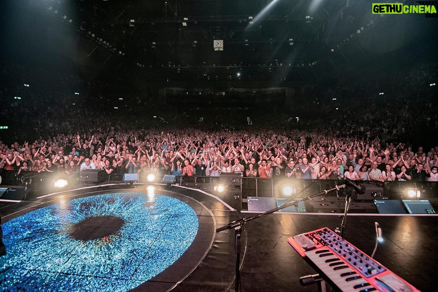 Tony Levin - 2.5K Likes - Last night's show in Zurich - Peter Gabriel's I/O Tour.
https://tonylevin.com/road-diaries/peter-gabriel-io-tour/zurich-show
#petergabriel