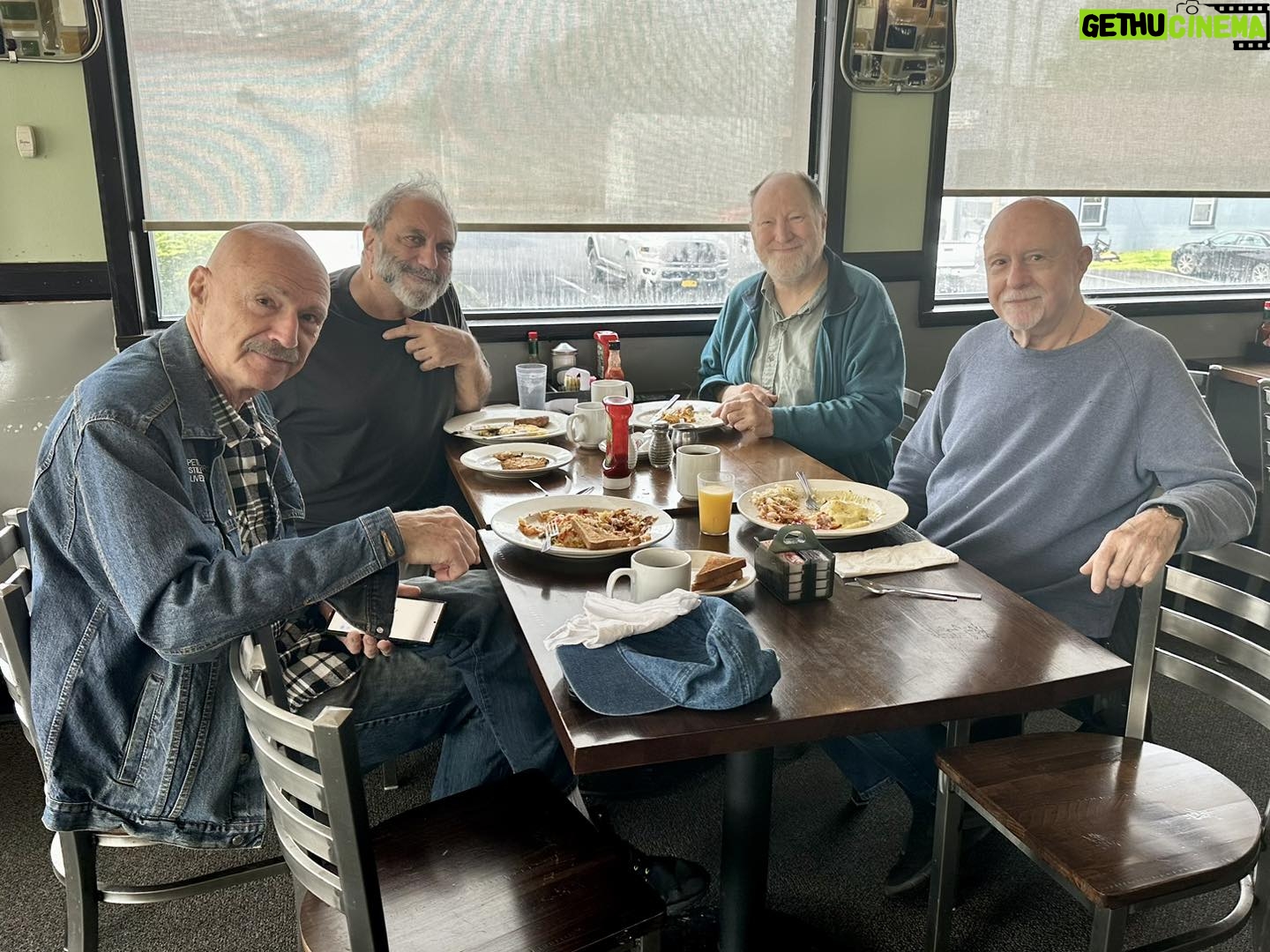 Tony Levin - 4K Likes - Breakfast with Jerry Marotta, Richard Macphail and Pete Levin this morning.