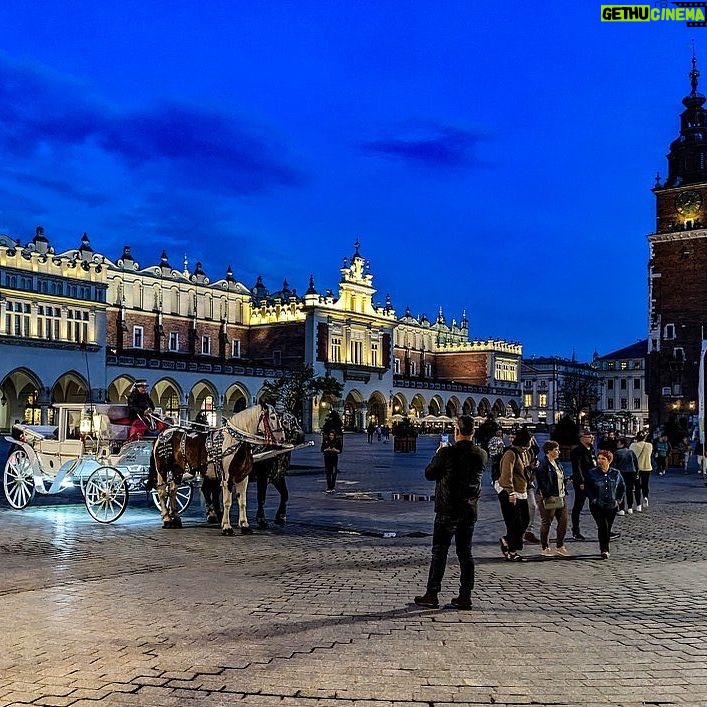 Tony Levin - 2.7K Likes - #PeterGabriel 's I/O tour starts tomorrow. Here's the latest, from Krakow:
https://tonylevin.com/road-diaries/peter-gabriel-io-tour/in-krakow-for-1st-show