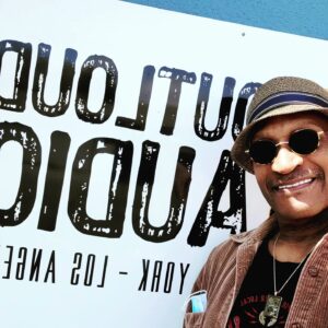 Tony Todd Instagram - @outloudaudio love working here. Best staff
#Voice-overmagic