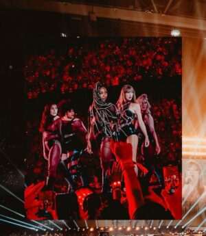 Tori Evans Instagram - See you tonight Gelsenkirchen!!! ❤️‍🔥
.
.
.
Last night in Gelsenkirchen, Germany 🇩🇪 Yall have been absolutely incredible these past ✌🏾 nights! Let’s see what happens tonight!! 🖤❤️‍🔥💛 #theerastour #erasinternational #travelera #germany #gelsenkirchen 
📸 @nateconcertphotography
